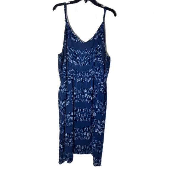 Old Navy Blue Chevron Sundress Spaghetti Strap Midi - Picture 1 of 4